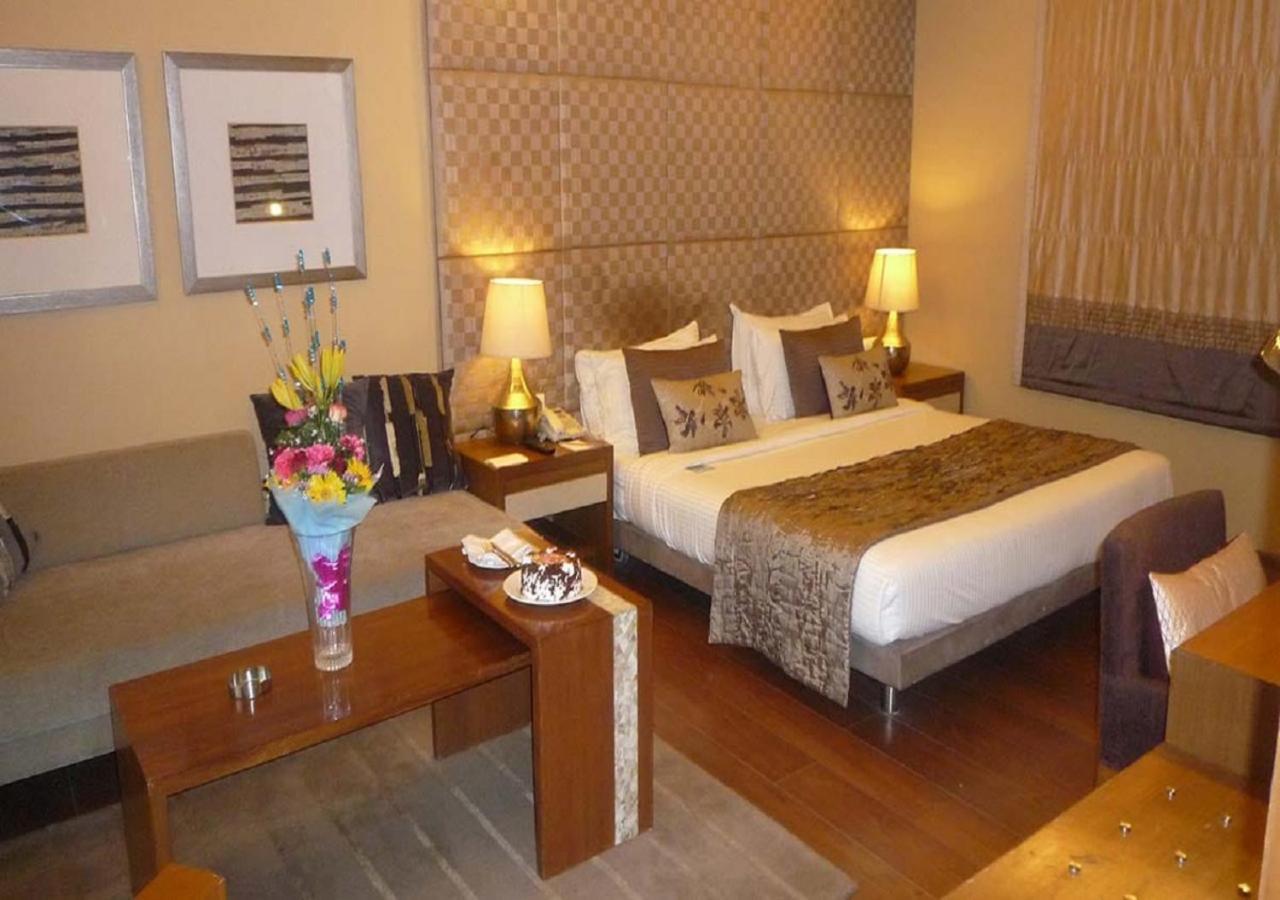 Udman Hotel Panchshila Park Új-Delhi Kültér fotó