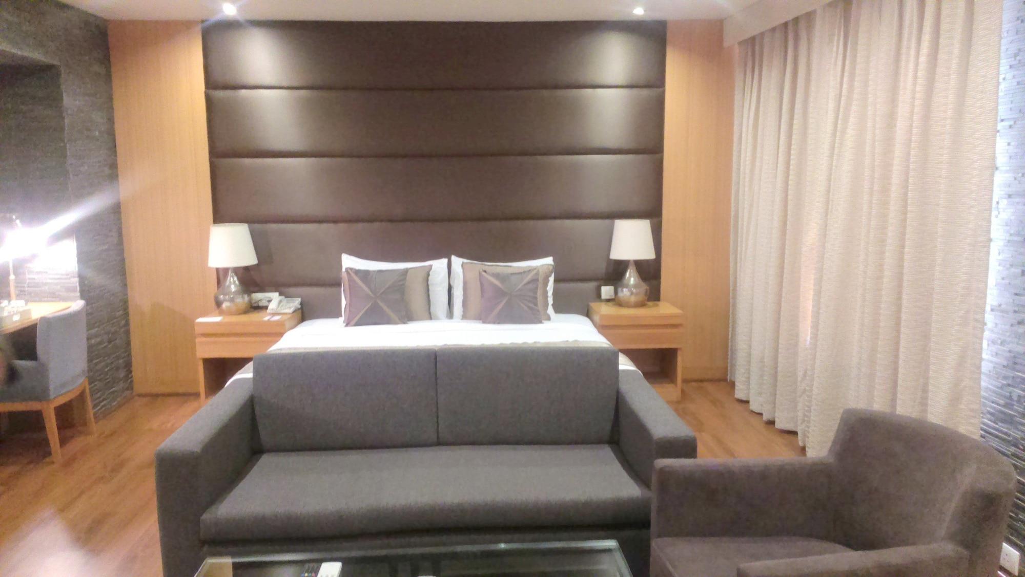 Udman Hotel Panchshila Park Új-Delhi Kültér fotó